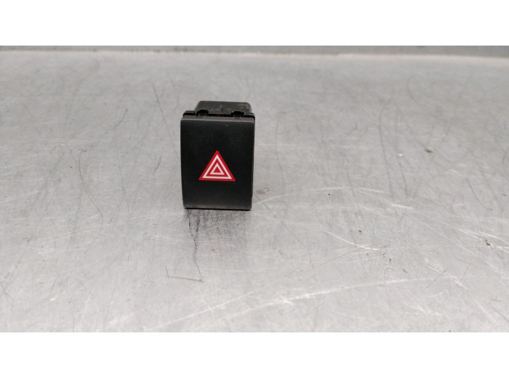 Replacement hazard warning switch for Kia Niro I (DE) e-Niro OEM IAM reference 98790G500 93790G5000 