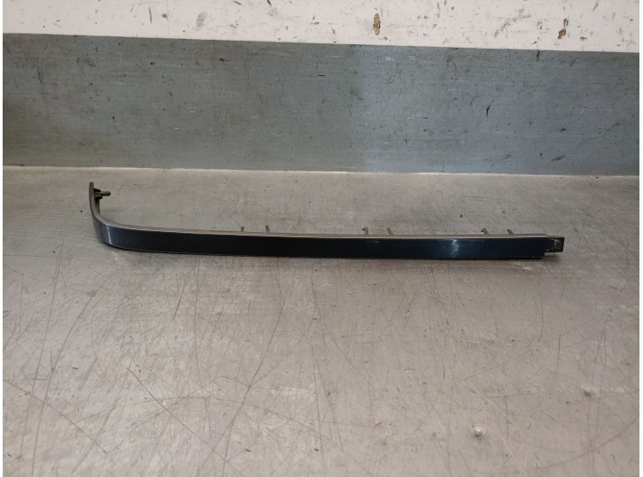 Replacement headlight trim ring for Renault 11 (B/C37_) 1.7 (B37N, C73N) OEM IAM reference 7700773689 