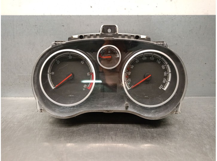 Replacement instrument cluster for Opel Corsa C (X01) 1.3 CDTi (F08, F68) OEM IAM reference P0013373012 1257274 1303304B