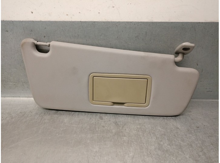 Replacement right sun visor for Opel Corsa C (X01) 1.3 CDTi (F08, F68) OEM IAM reference 13162858 1437606 