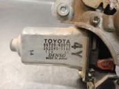 Replacement front left window regulator for Toyota RAV 4 II (_a2_) 2.0 D 4WD (cla20_, cla21_) OEM IAM reference 6980242050 