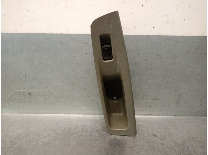 Replacement rear left window switch for Daewoo Lacetti Hatchback (KLAN) 1.6 OEM IAM reference 96615392 96615392 