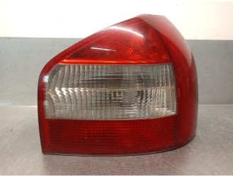 REAR RIGHT TAIL LIGHT 8L0945096C 8L0945096C 