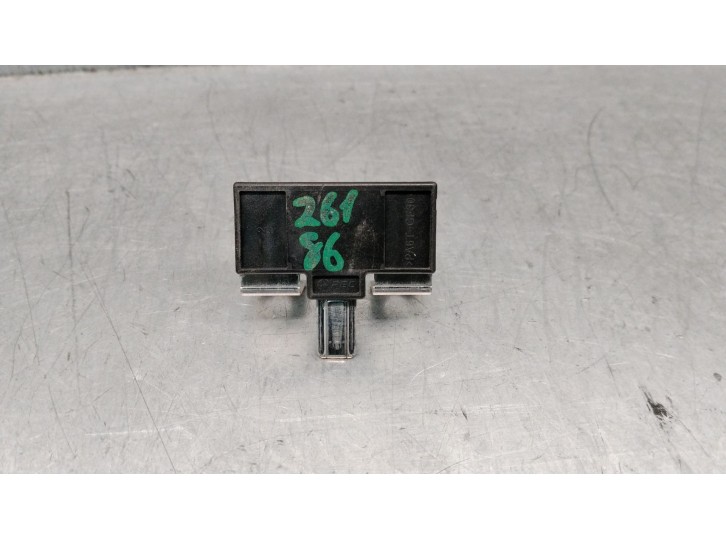 Replacement relay / fuse box for Kia Niro I (DE) e-Niro OEM IAM reference 1898009620 
