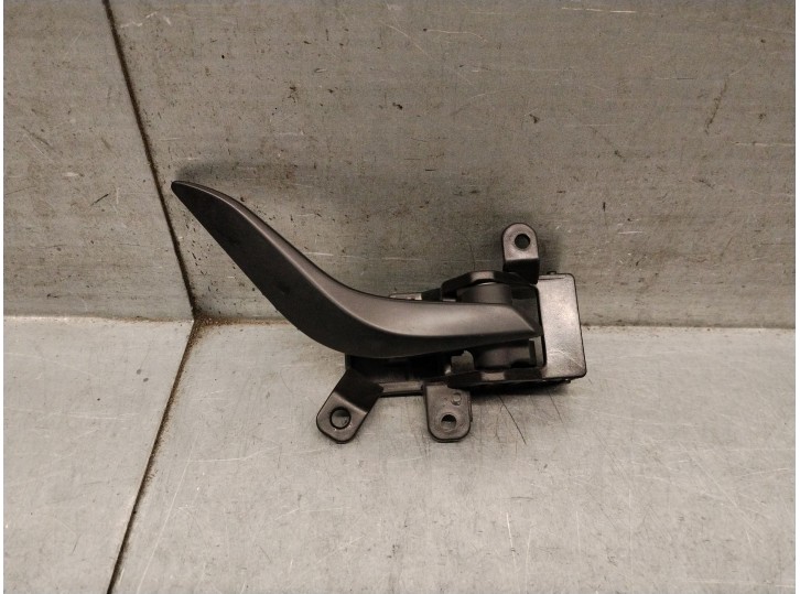 Replacement for right front interior door handle for Hyundai ix20 (JC) 1.4 OEM IAM reference 826231K000 826231K000 