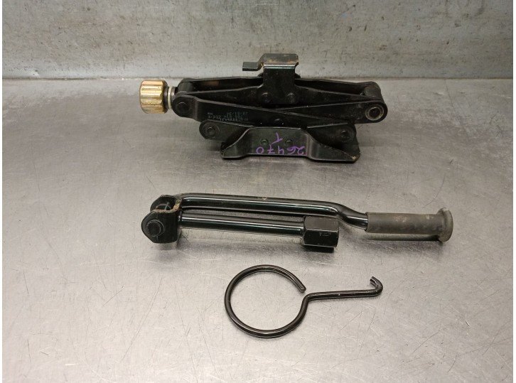 Replacement jack for Renault Megane I Coach (DA0/1_) 1.6 E (DA0F) OEM IAM reference 7700834656 8200096829 