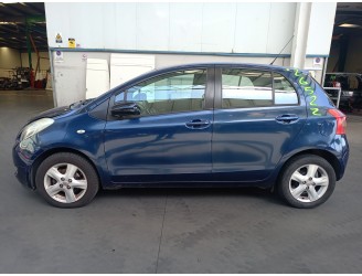 toyota yaris (_p9_) from the year 2006
