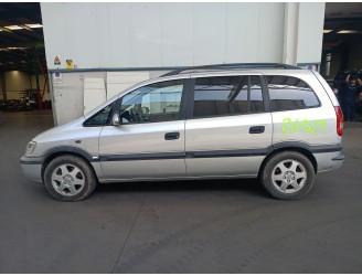 Opel Zafira A MPV (T98) from the year 2001