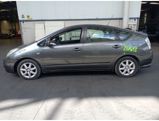 toyota prius liftback (_w2_) from the year 2006