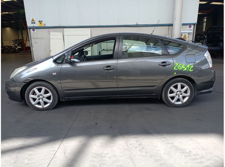 toyota prius liftback (_w2_) from the year 2006