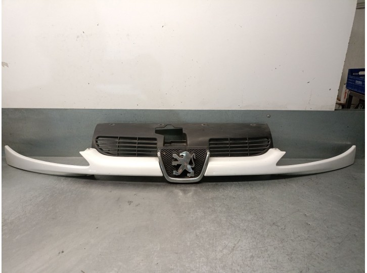 Recambio de rejilla delantera para peugeot 206 hatchback (2a/c) 1.1 i referencia OEM IAM 96495663XT 7804H4 