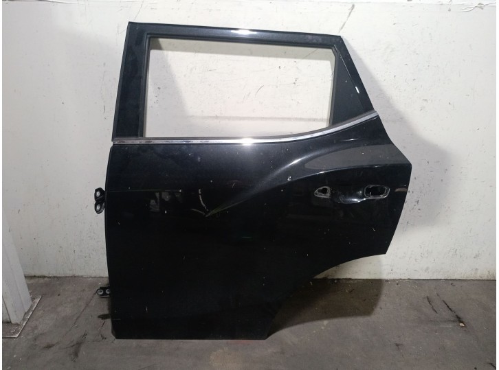 Recambio de puerta trasera izquierda para ssangyong tivoli 1.6 xdi 160 referencia OEM IAM 673910 
