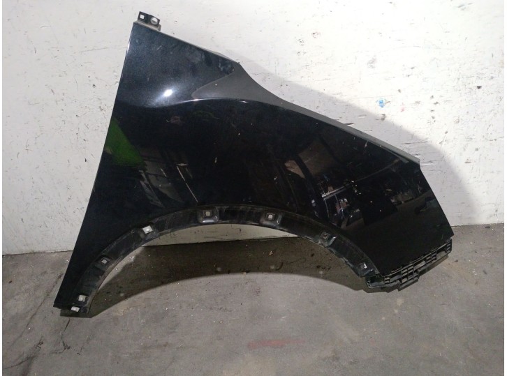 Recambio de aleta delantera derecha para ssangyong tivoli 1.6 xdi 160 referencia OEM IAM 673910 