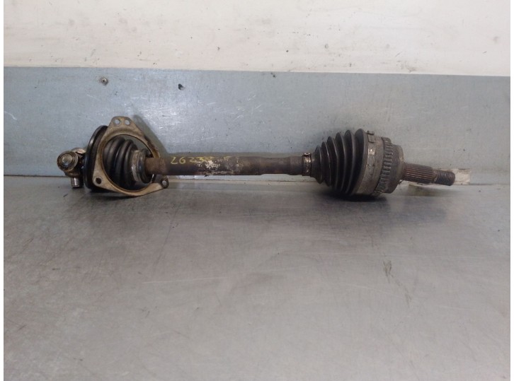 Replacement front left driveshaft for Renault Master II van (FD) 2.5 dCi 120 OEM IAM reference 7711135287 7711
