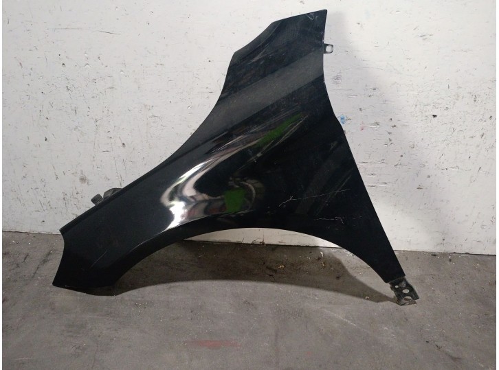 Replacement left front fender for Volvo V60 I (155) D5 OEM IAM reference 31217975 31217975 