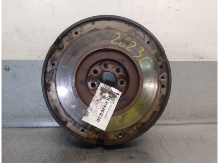 Replacement flywheel for Renault Master II van (FD) 2.5 dCi 120 OEM IAM reference 8200117425 8200545322 