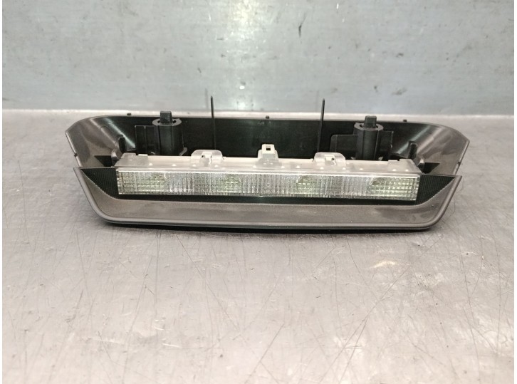 Replacement central brake light for Toyota Yaris (_p9_) 1.3 VVT-i (scp90_) OEM IAM reference 815700D040 815700D040 