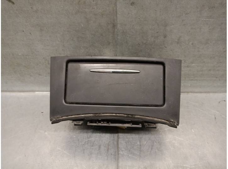 Recambio de cenicero para infiniti fx 37 awd referencia OEM IAM 969241BA0A 688001CA0A 