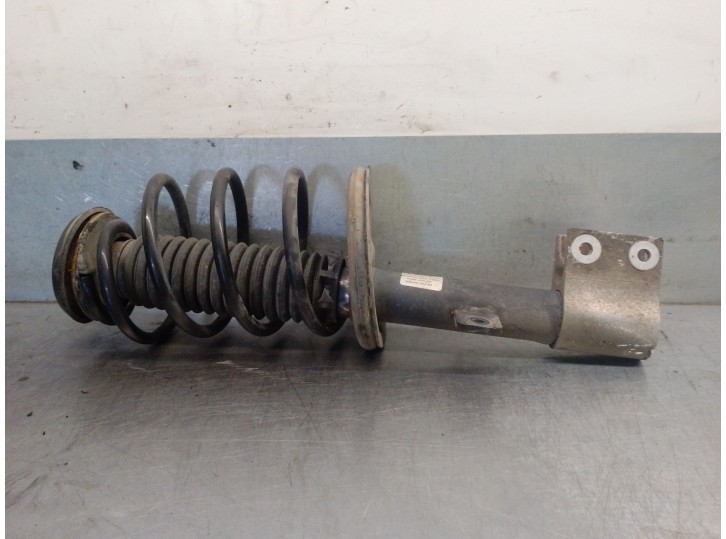 Replacement front right shock absorber for Peugeot 307 SW (3H) 2.0 HDi 135 OEM IAM reference 5202HP 5202HP 