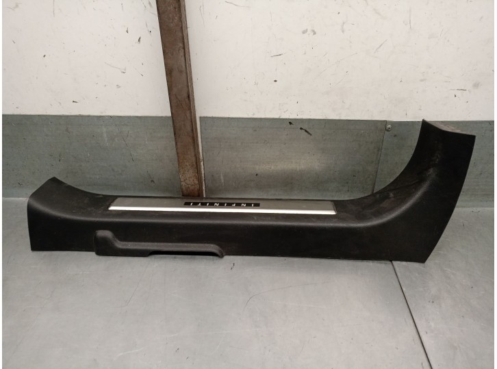 Recambio de molduras delanteras para infiniti fx 37 awd referencia OEM IAM 769B51CA0A 769B51CA0A 