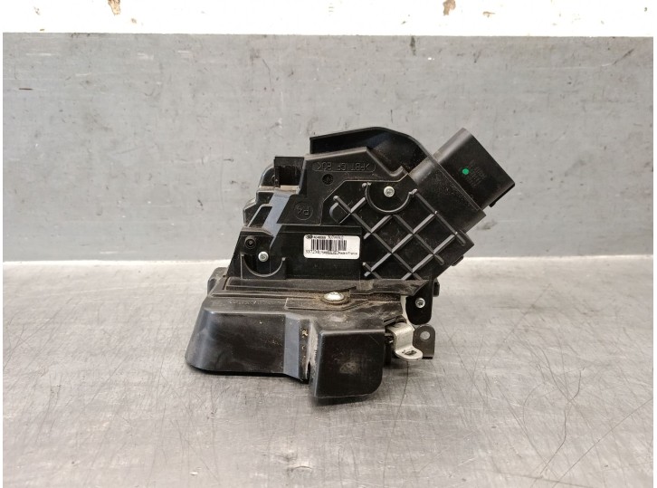 Replacement front right door lock for Volvo V60 I (155) D5 OEM IAM reference 30799302 31416309 