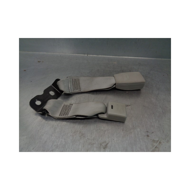 Recambio de enganche cinturon para hyundai accent (mc) 1.5 crdi cat referencia OEM IAM 898301E100QS  TRAS IZQ.