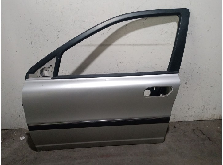 Replacement front left door for Volvo S80 I (184) 2.4 OEM IAM reference 30649109 30649109
