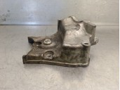 Replacement engine mount for Saab 9-3 station wagon (E50) 1.9 TiD OEM IAM reference 55187676 55210530 