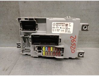 RELAY / FUSE BOX 00520028670 00520028670 