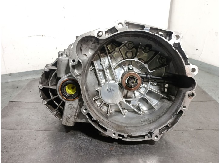 Recambio de caja cambios para ssangyong tivoli 1.6 xdi 160 referencia OEM IAM M4D2N KGJ047