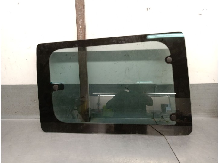 Replacement right rear quarter window for Opel Combo van/minivan (X12) 1.3 CDTi (B05) OEM IAM reference 95515531 5161