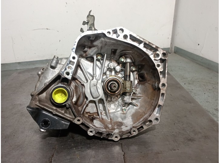 Recambio de caja cambios para toyota yaris (_p9_) 1.3 vvt-i (scp90_) referencia OEM IAM 51200919 3030052420 