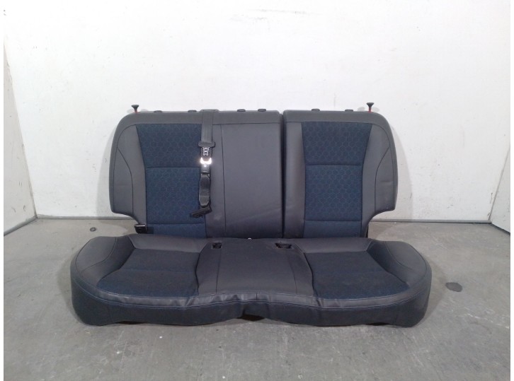 Recambio de asientos traseros para ssangyong tivoli 1.6 xdi 160 referencia OEM IAM 673910 