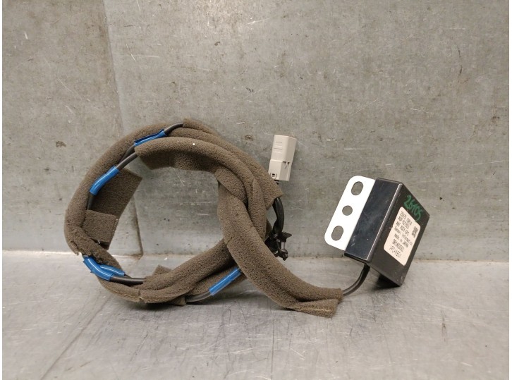 Recambio de antena para infiniti fx 37 awd referencia OEM IAM 259751DR1A 259751DR1A 