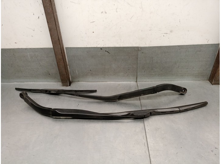 Replacement front right wiper arm for Infiniti FX 37 AWD OEM IAM reference 288861CA0A 288811CA0A 