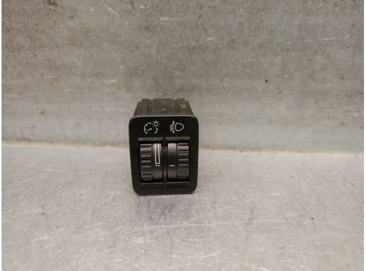 Replacement dashboard light switch for Seat Alhambra (710, 711) 2.0 TDI OEM IAM reference 7N0941333 7N0941333