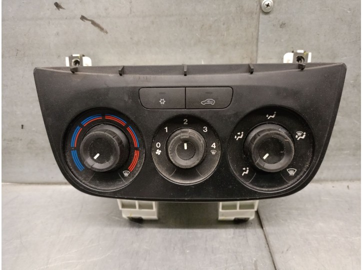 Replacement heater / air conditioning control unit for Opel Combo van/combispace (X12) 1.3 CDTi (B05) OEM IAM reference 263A