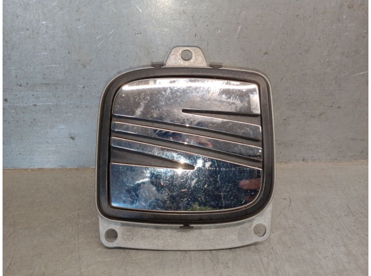 Replacement exterior tailgate handle for Seat Leon (1P1) 1.9 TDI OEM IAM reference 5P0827565C 5P0827565C 