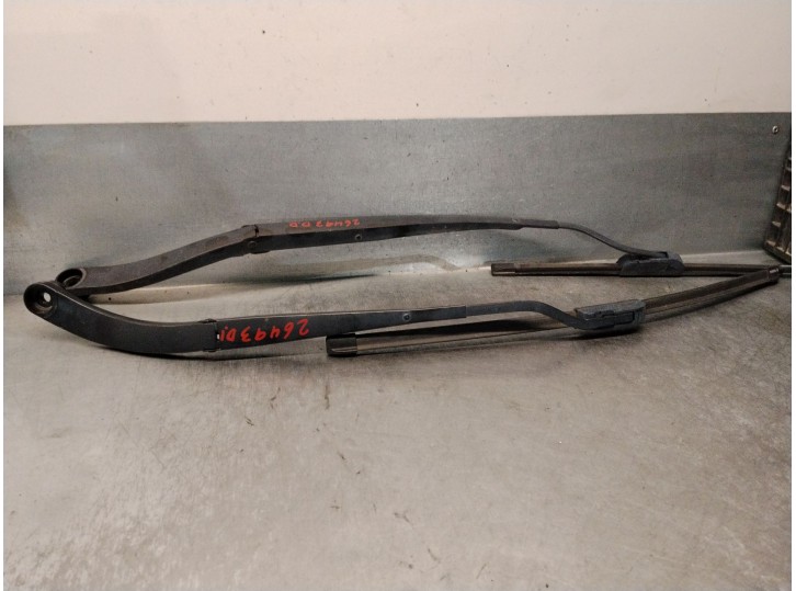 Replacement front right wiper arm for SsangYong Tivoli 1.6 XDi 160 OEM IAM reference 673910 