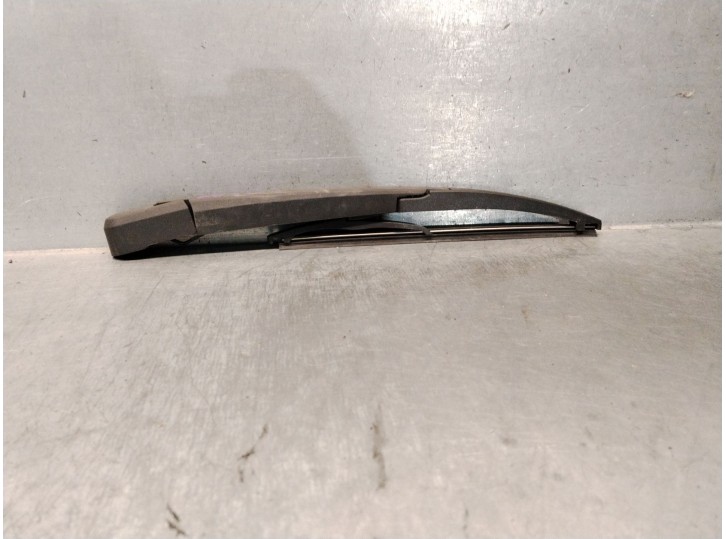 Replacement rear wiper arm for SsangYong Tivoli 1.6 XDi 160 OEM IAM reference 673910 