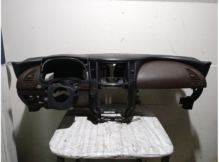 Recambio de salpicadero para infiniti fx 30d awd referencia OEM IAM 682001CA2C 682001CA2C 