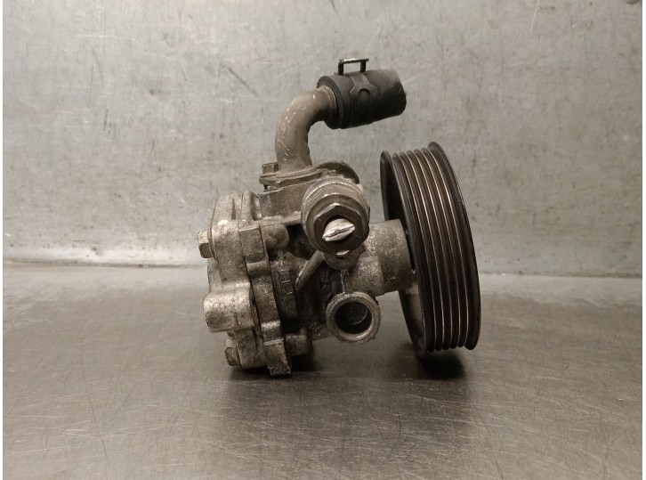 Recambio de bomba servodireccion para dodge caliber 2.0 crd referencia OEM IAM 5105449AA 5105449AA 6Z126831