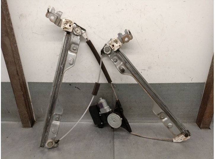 Recambio de elevalunas delantero derecho para infiniti fx 30d awd referencia OEM IAM 807201CA0B 807201CA0B 