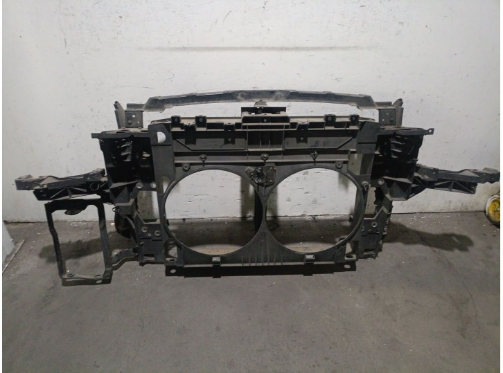 Recambio de panel frontal para infiniti fx 30d awd referencia OEM IAM 625011DR0A 625011DR0A