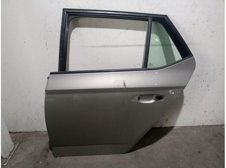 Recambio de puerta trasera izquierda para skoda fabia iii (nj3) 1.0 referencia OEM IAM 6V6833055A 6V6833055A 