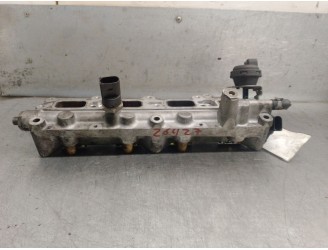 Recambio de colector admision para volkswagen golf v (1k1) 1.6 fsi referencia OEM IAM 03C133204AA 03C133204AH