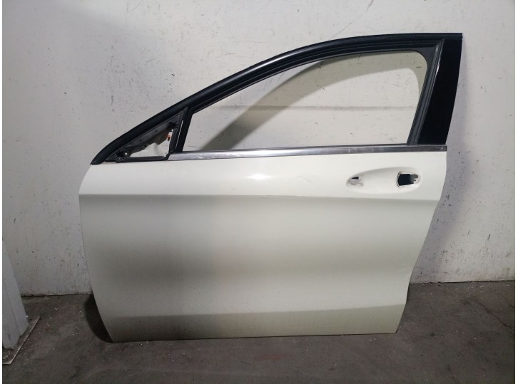 Replacement front left door for Mercedes-Benz GLA Class (X156) GLA 200 CDI / D (156.908) OEM IAM reference A1567200