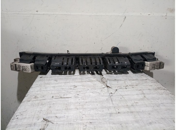 Recambio de refuerzo paragolpes delantero para infiniti fx 30d awd referencia OEM IAM 620301DR0A 620301DR0A 