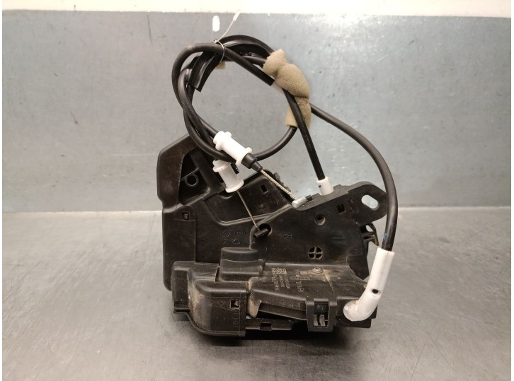 Replacement right front door lock for Jeep Avenger 1.2 OEM IAM reference 9846869980 9846869980