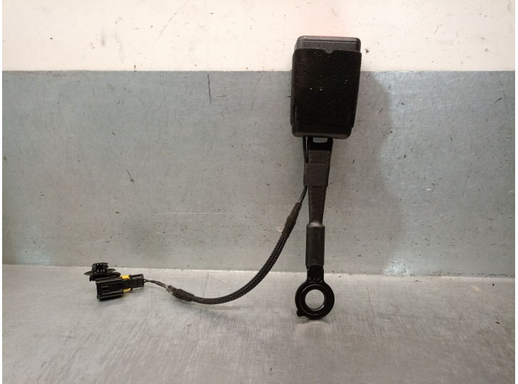 Recambio de enganche cinturon delantero derecho para jeep avenger 1.2 referencia OEM IAM 654968700 735769570 